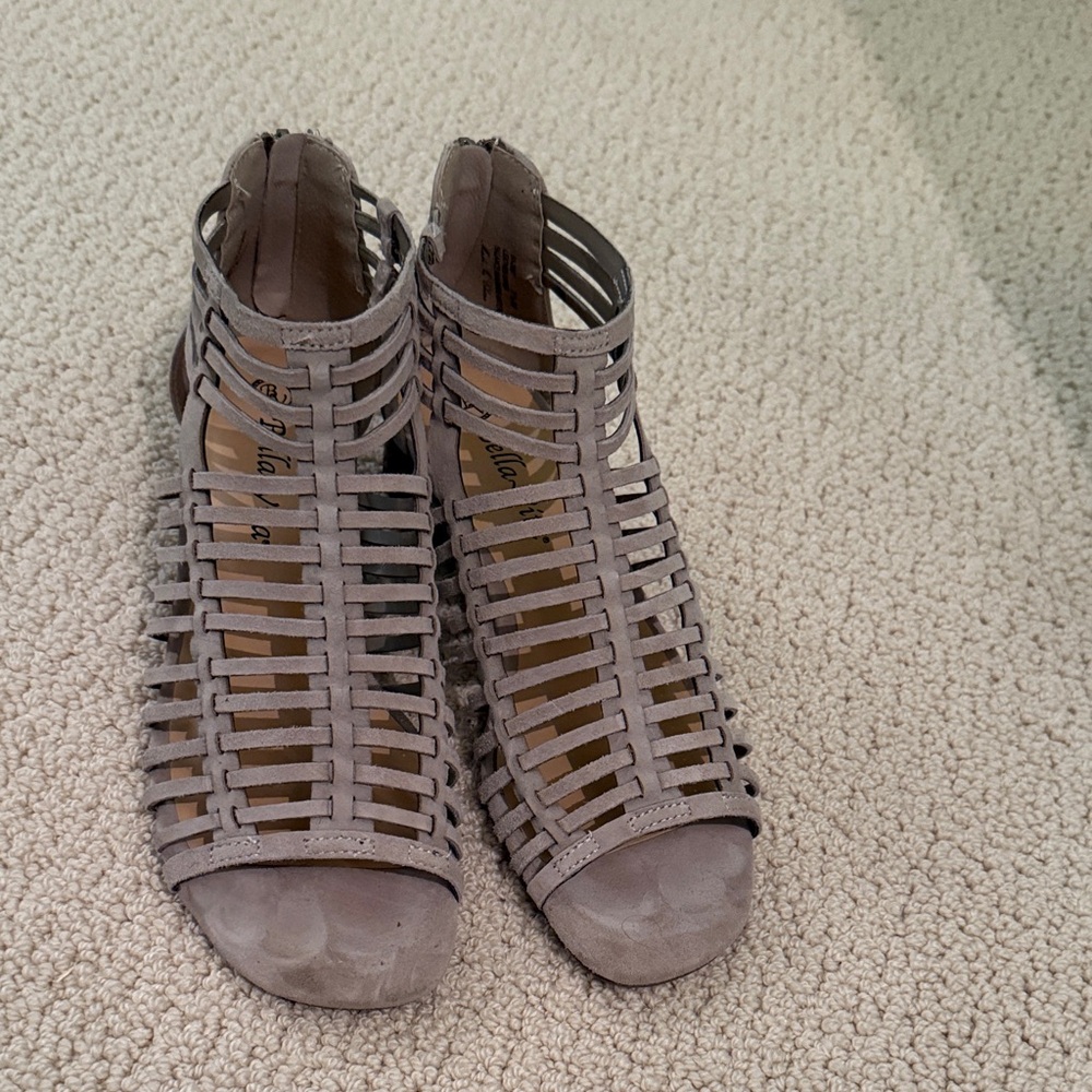 Stylish Gray Gladiator Style Women's Sandals